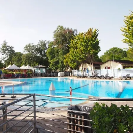 Dom wakacyjny Nettes In Mit Gemeinschaftlichem Pool